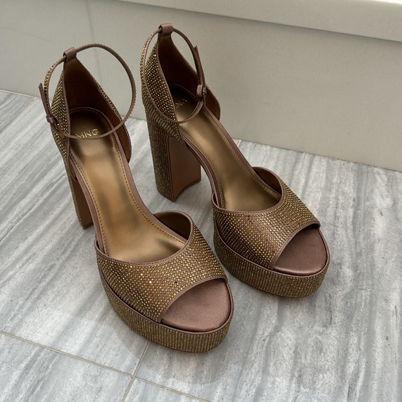 NWOT MANGO Heeled Sandal with ankle strap metallic - Picture 7 of 9